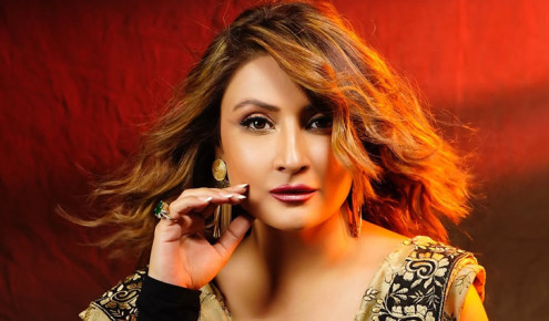 ষোলতে বিয়ে, সতেরোতে জমজ সন্তানের মা, আঠারোতে বিচ্ছেদ