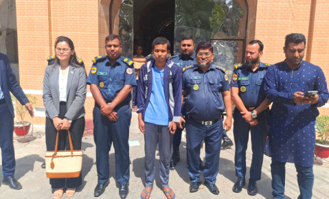 জেল সুপারের মানবিকতায় নিজ দেশে ফিরে গেলেন নেপালী যুবক