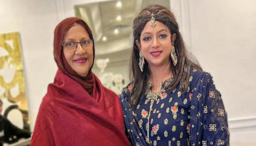 মায়ের জন্য শাবনূরের আট ঘণ্টার বাংলাদেশ সফর