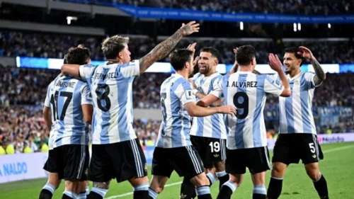 ফিরলেন মেসি, তিন চমক নিয়ে আর্জেন্টিনার স্কোয়াড ঘোষণা