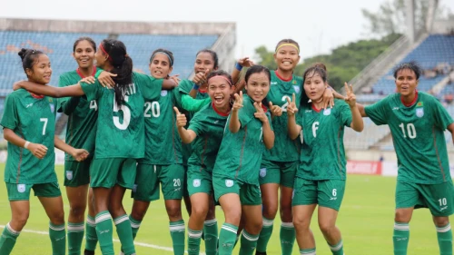 ঋতুদের ওপর ‘বিশ্বকাপ’ বোঝা