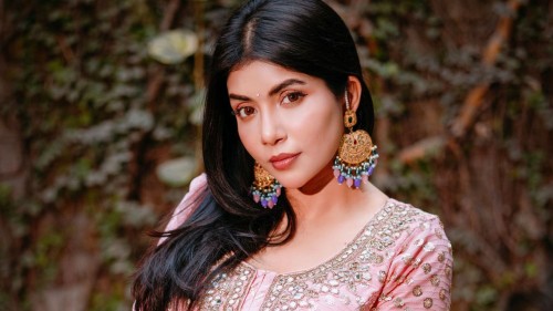 দুর্গাপূজায় টালিউডে নওশাবার প্রথম সিনেমা