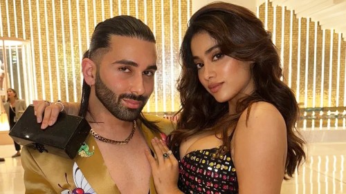 ওরিকেই ‘স্বামী’ বলে পরিচয় দিলেন জাহ্নবী