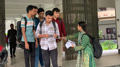 প্রচারে রাকসু প্রার্থীরা