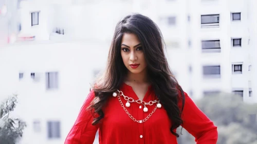 অবশেষে আসছে পপির শেষ সিনেমা