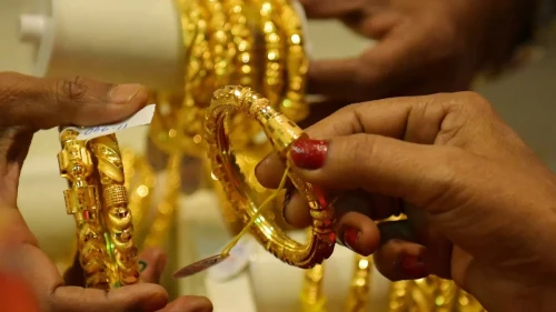 স্বর্ণের দামে বড় লাফ, ফের ইতিহাস