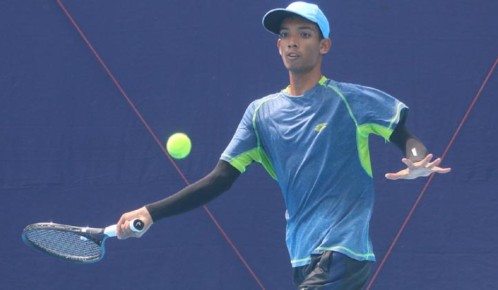 রাজশাহীতে দাপুটে জয়ে জুনিয়র টেনিসের  ফাইনালে জারিফ