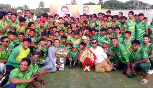 বিসিবির নবনির্বাচিত বোর্ড পরিচালক পাইলট ও শামীমকে রাজশাহীতে সংর্বধনা