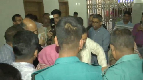 রাজশাহীতে বিচারকের বাসায় ঢুকে ছেলেকে কুপিয়ে হত্যা, স্ত্রী জখম