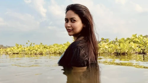 শীতের সকালে নদীতে ভাবনা