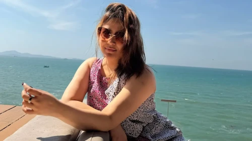 ছুটির মেজাজে ভাবনা