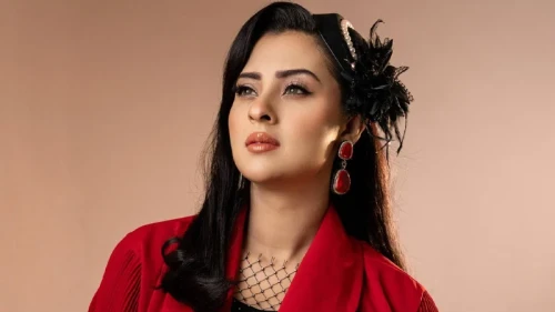 নায়িকা বুবলী এবার গায়িকা