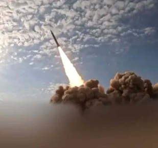 ট্রাম্পের হুমকির পরপরই ইসরায়েলে ক্ষেপণাস্ত্র ছুড়ল ইরান