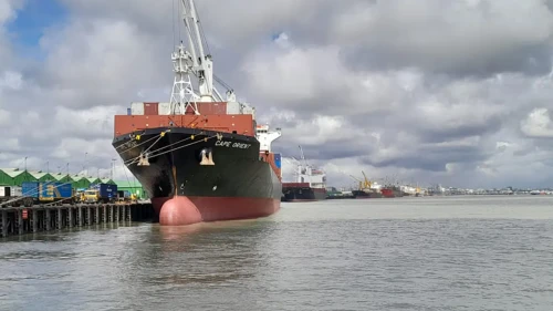 সিঙ্গাপুর থেকে এলো ২৭৩০০ টন ডিজেল