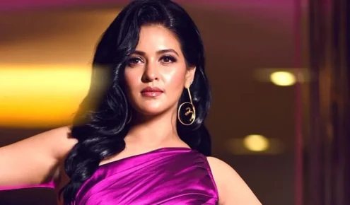 শোক বুকে নিয়েই শুটিংয়ে ফিরলেন প্রিয়াঙ্কা