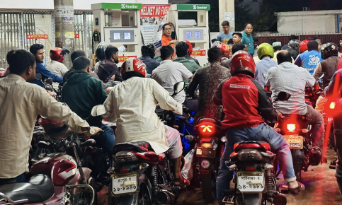 তেলের তেলেসমাতিতে নষ্ট হচ্ছে শত শত কর্মঘণ্টা