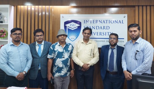 ইন্টারন্যাশনাল স্ট্যান্ডার্ড ইউনিভার্সিটিতে গোলটেবিল: গবেষণাভিত্তিক শিক্ষায় টেকসই উন্নয়নের আহ্বান