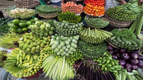 উত্তপ্ত বাজারে স্বস্তি নেই কোনও পণ্যে