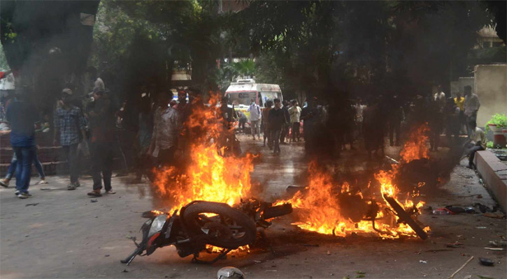উত্তপ্ত সারা দেশ, সংঘর্ষে নিহত ১২