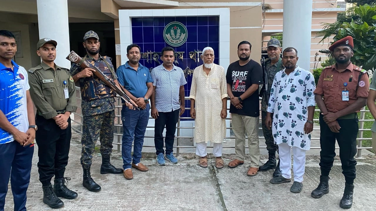 শাহমখদুম থানা ও সংখ্যালঘুদের বাড়ির নিরাপত্তায় যুবদল