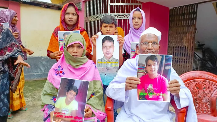 শিবগঞ্জে গুম  হওয়া ৩ জনকে ফিরে পেতে পরিবারের আকুতি