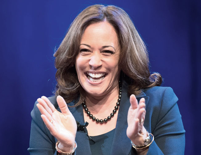 যে ৫ কারণে প্রেসিডেন্ট নির্বাচিত হতে পারেন কমলা হ্যারিস