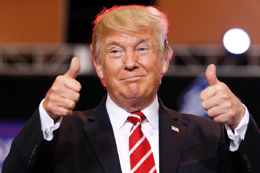 ডোনাল্ড ট্রাম্পের ঐতিহাসিক জয়