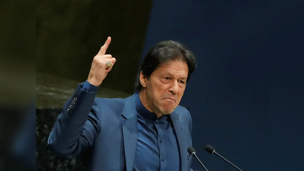 কারাগার থেকে ‘চূড়ান্ত আন্দোলনের’ ডাক দিলেন ইমরান খান