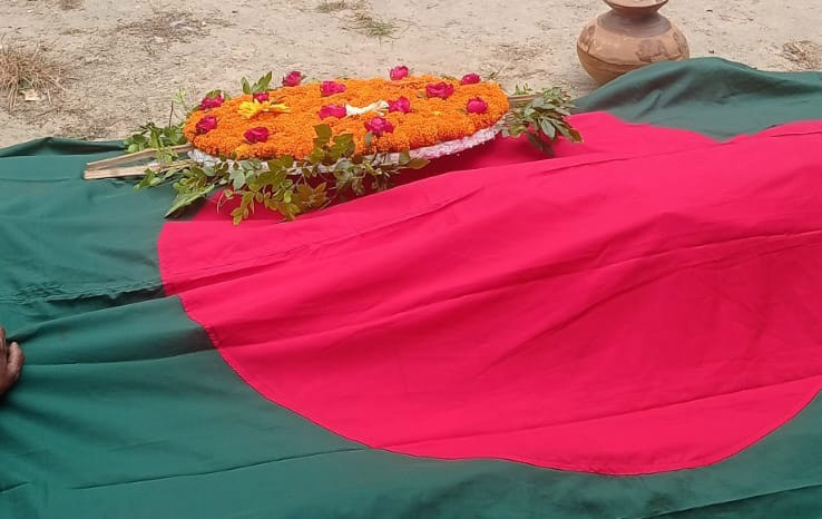 দুর্গাপুরে বীর মুক্তিযোদ্ধা রবীন্দ্রনাথের রাষ্ট্রীয় মর্যাদায় শেষকৃত্য