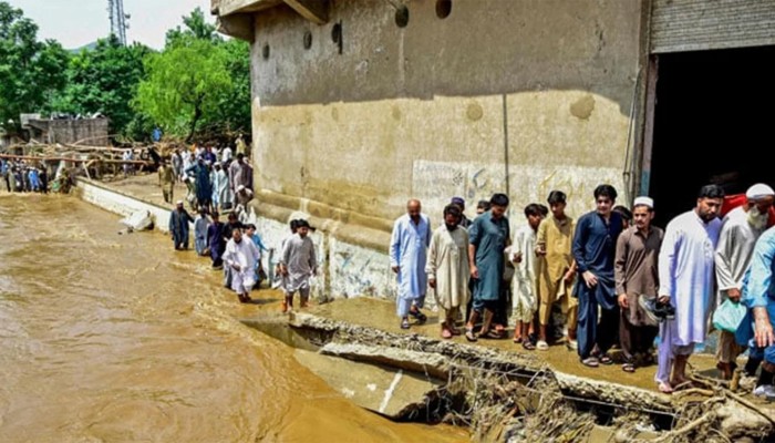 বন্যায় বিপর্যস্ত পাকিস্তান, ৪৮ ঘণ্টায় ৩৪৪ জনের প্রাণহানি