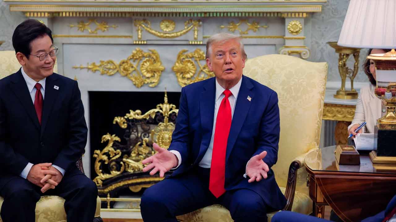 এবার চীনের ওপর ২০০ শতাংশ শুল্ক আরোপের হুঁশিয়ারি ট্রাম্পের