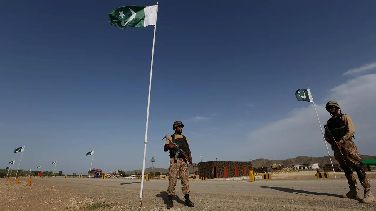 সীমান্তে সংঘাতে পাকিস্তানে দুই ডজনের বেশি নিহত