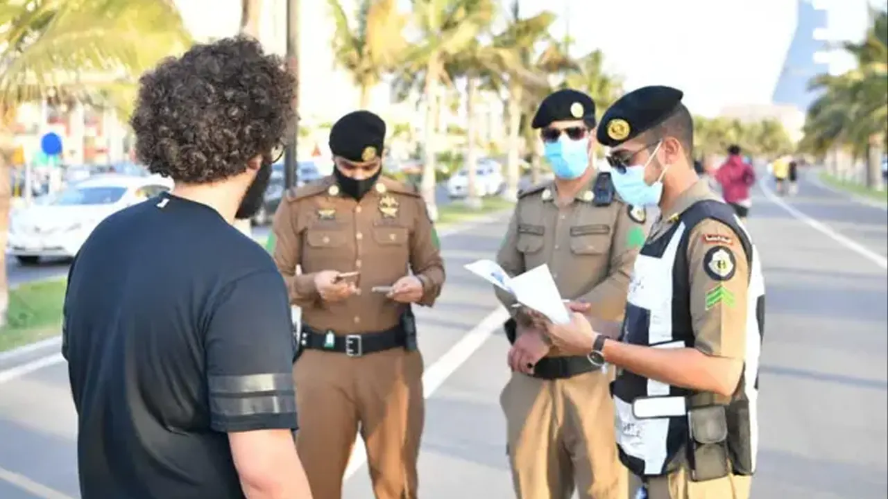 সৌদিতে ব্যাপক ধরপাকড়, ২১ হাজার প্রবাসী গ্রেপ্তার