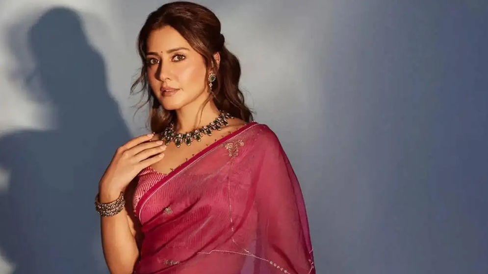 ‘ফারজি ২’ নিয়ে ফিরছেন রাশি খান্না