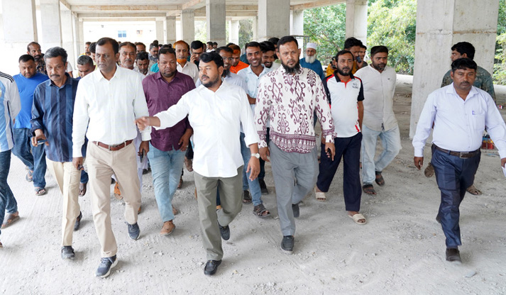 বিভিন্ন উন্নয়ন কাজ পরিদর্শনে রাসিক প্রশাসক