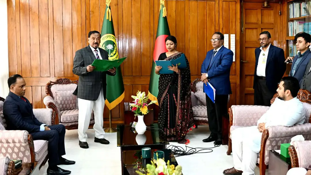 শপথ নিলেন এনসিপির নুসরাত তাবাসসুম
