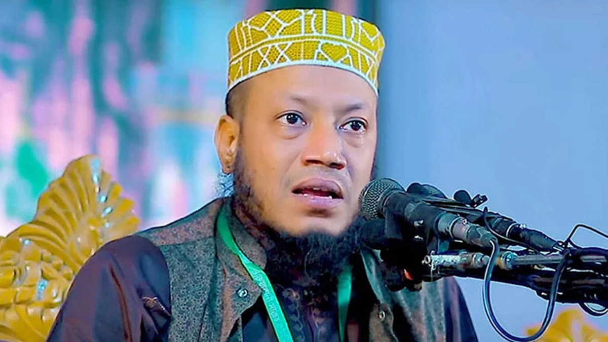 আত্মসমর্পণ করলেন আমির হামজা