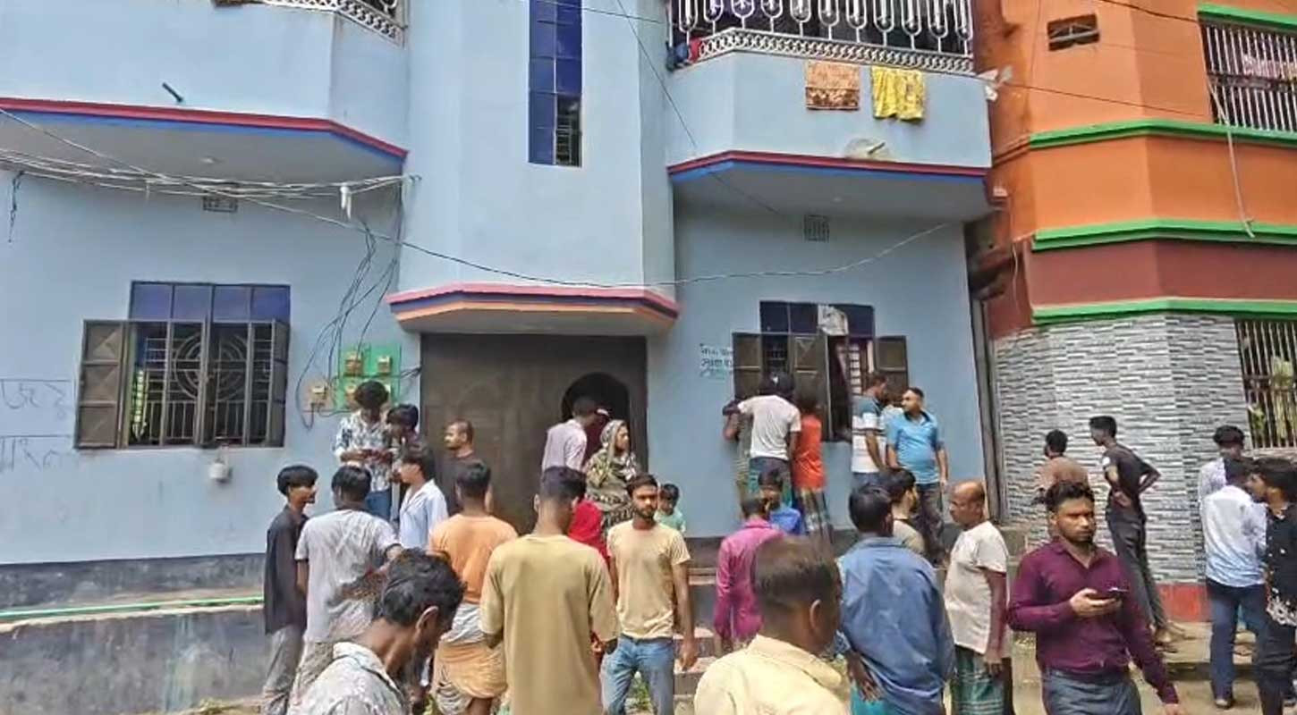 একই পরিবারের ৩ জনকে গলাকেটে হত্যা, গণপিটুনিতে সন্দেহভাজন নিহত