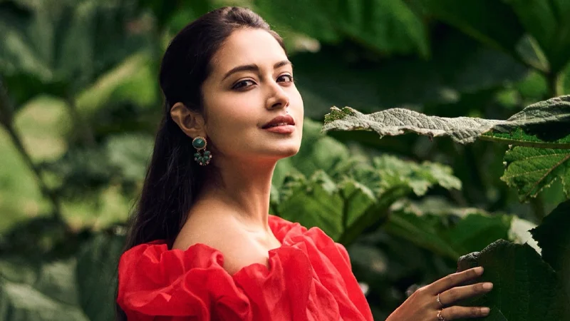 কক্সবাজারে ফিরে আসার টান ফারিণের