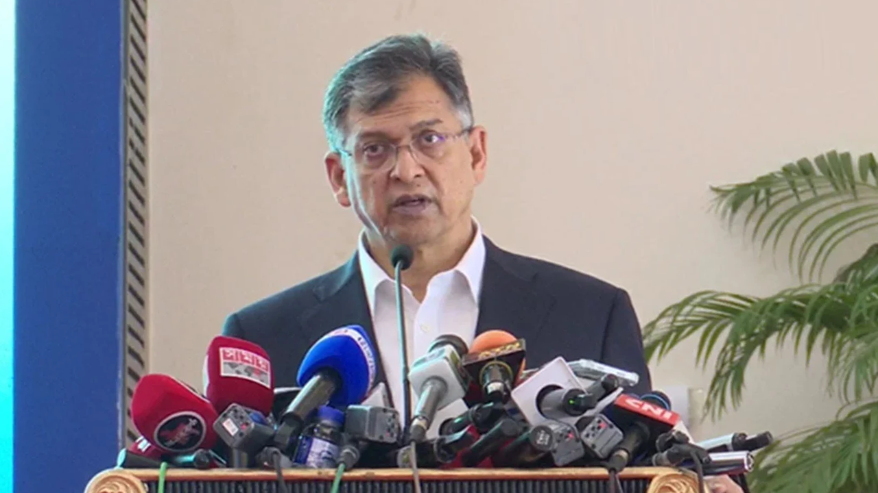 ফ্যাসিবাদীদের সঙ্গে যোগাযোগ রাখলে রাষ্ট্রদ্রোহ মামলা, পুলিশকে স্বরাষ্ট্রমন্ত্রী