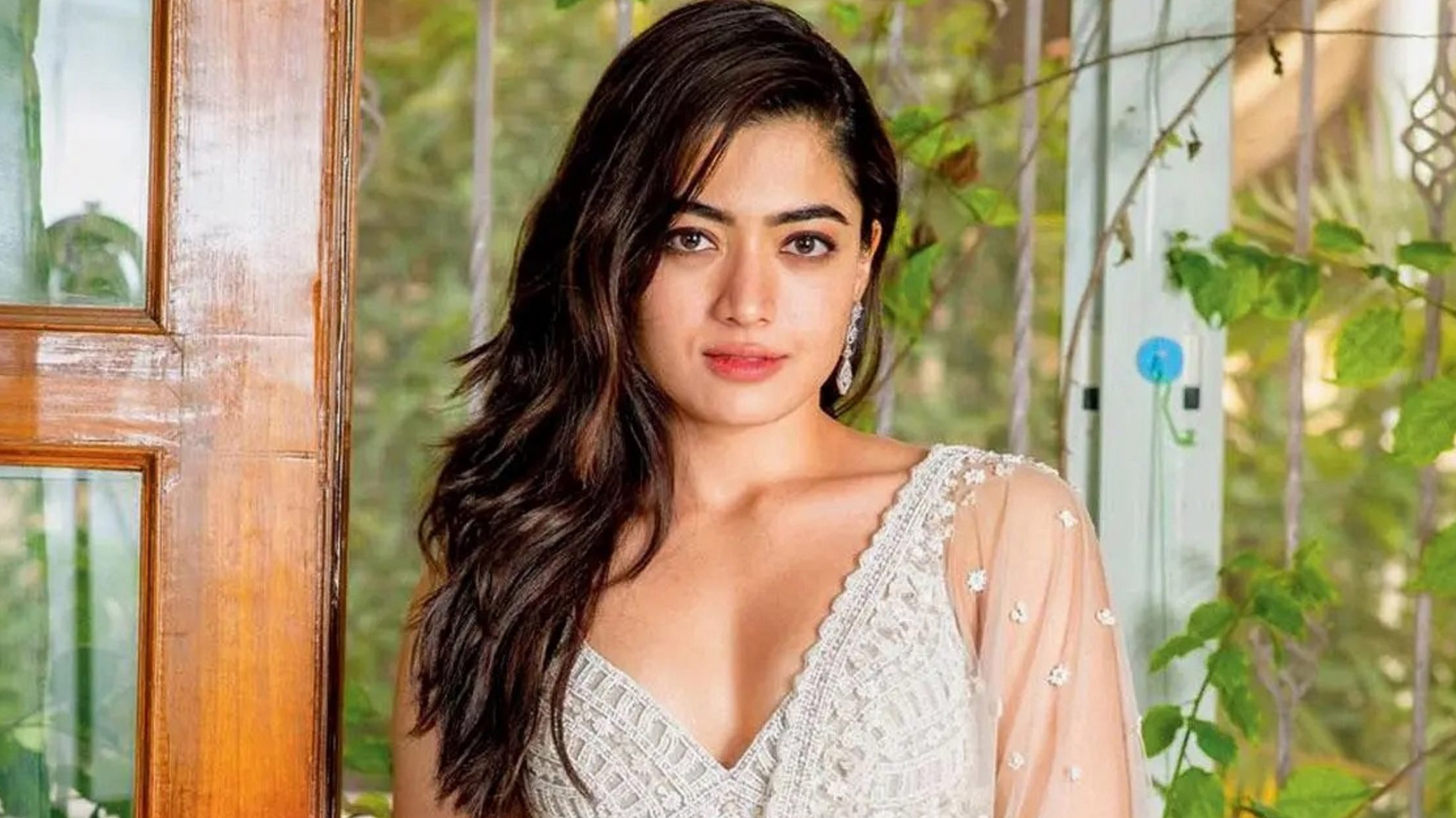৪০০ পরিবারের দায়িত্ব নিলেন রাশমি