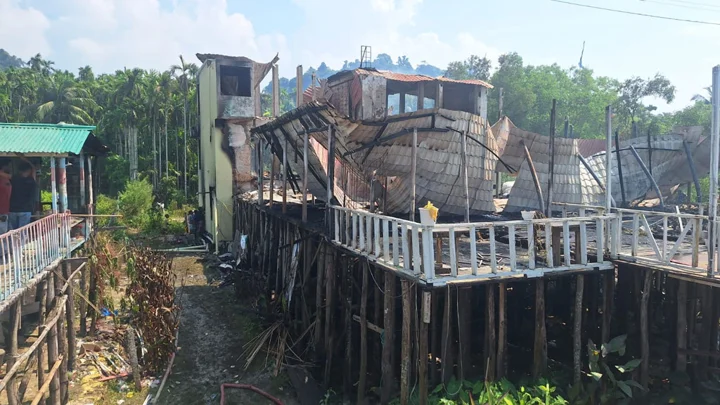 কক্সবাজারে রিসোর্টে আগুনে প্রাণহানি বেড়ে ১০