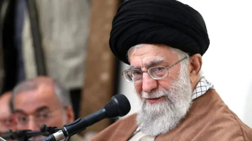 মুসলিমদের যা আছে, তাই নিয়ে ইসরায়েলকে প্রতিরোধের ডাক খামেনির