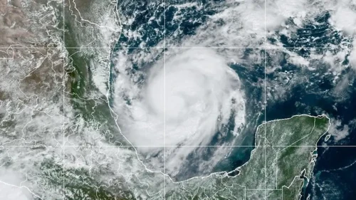 ধেয়ে আসছে ঘূর্ণিঝড় ‘মিল্টন’, আঘাত হানবে যেখানে