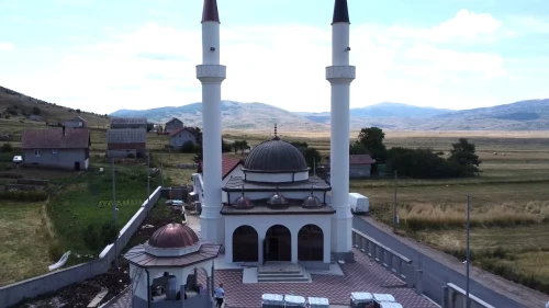 ৮৫ বছর পর আজান হতে যাচ্ছে যে মসজিদে