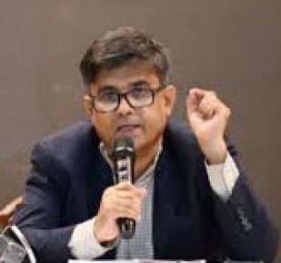 ‘ডরে আমার ভয় কাঁপতেছে’, প্রেস সচিবের ‘রহস্যময়’ পোস্ট