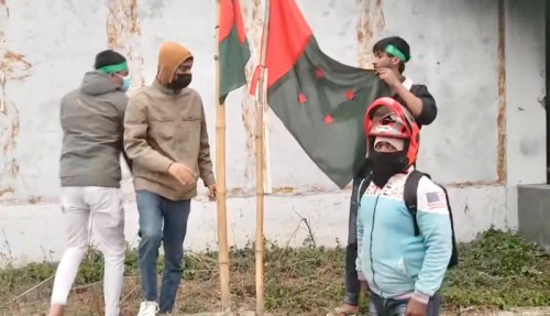 রাজশাহীতে পরিত্যক্ত জেলা আ’লীগের  অফিসে গিয়ে ছাত্রলীগের স্লোগান !