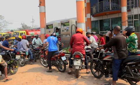 রাজশাহীতে পেট্রল-অকটেনের জন্য হাহাকার