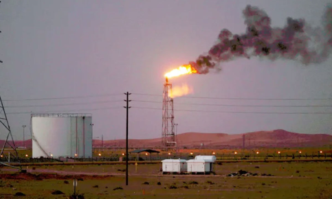 সৌদির তেলের খনি লক্ষ্য করে ইরানের হামলা