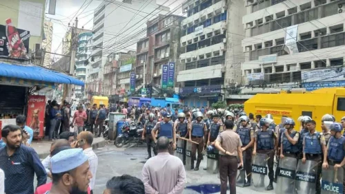 চাপে নয় আইন অনুযায়ী সিদ্ধান্ত নেবে বাংলাদেশ ব্যাংক